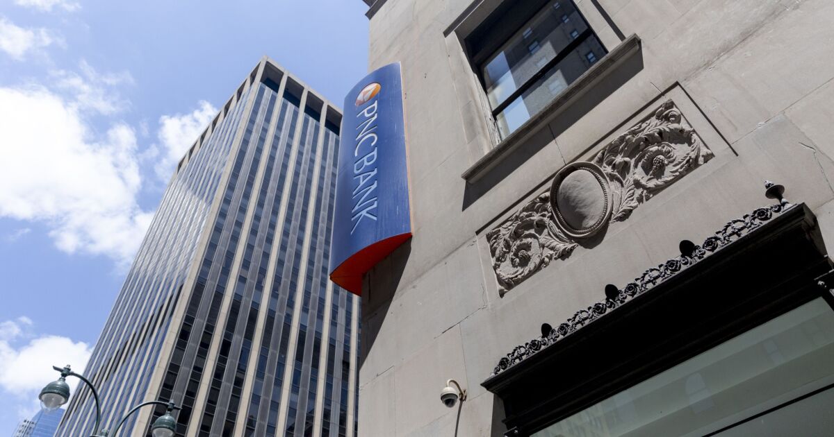 PNC’s fee-income picture gets cloudier 1 PNC’s fee-income picture gets cloudier