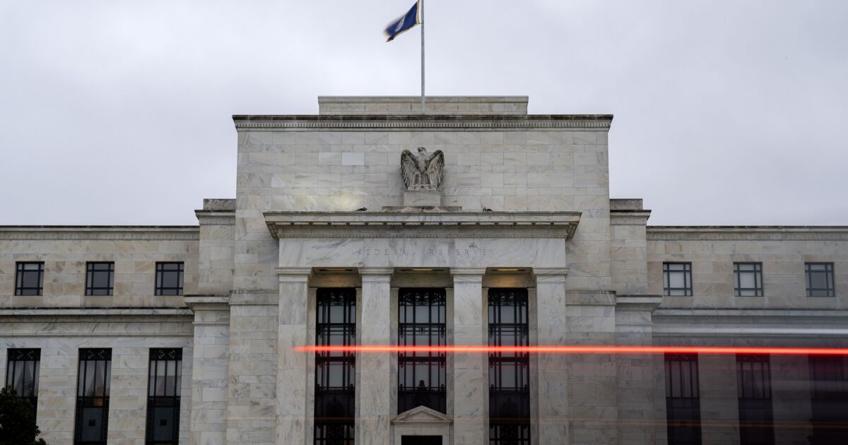 Why the Fed should reengineer its monetary policy 1 Why the Fed should reengineer its monetary policy