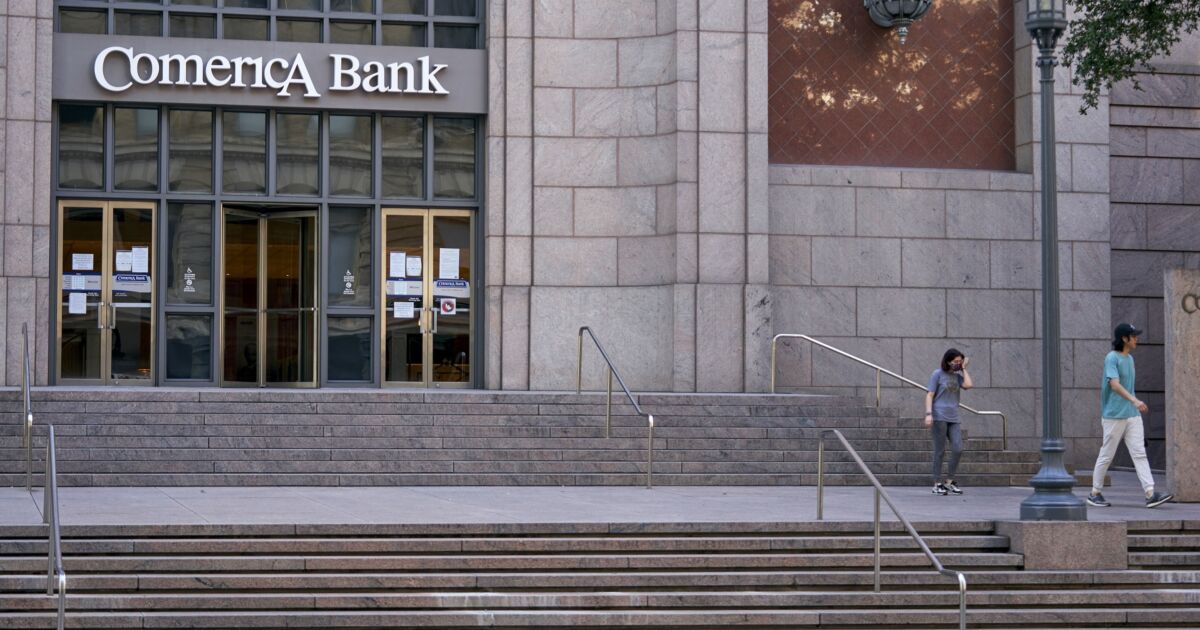 Comerica to close 5% of its branches by fall 1 Comerica to close 5% of its branches by fall