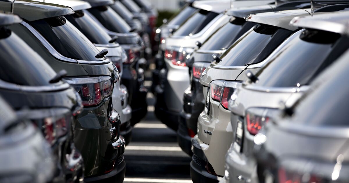 Banks tighten standards on consumer, commercial loans 1 Banks tighten standards on consumer, commercial loans