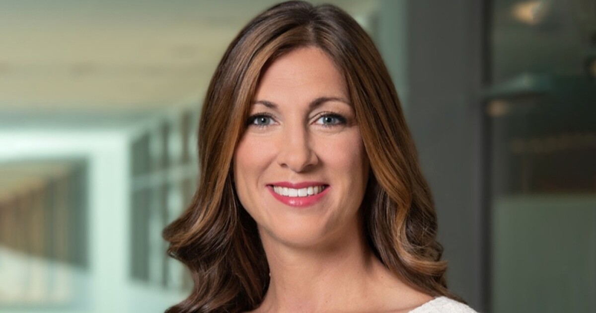 Wells Fargo hires new communications chief from JPMorgan Chase 1 Wells Fargo hires new communications chief from JPMorgan Chase
