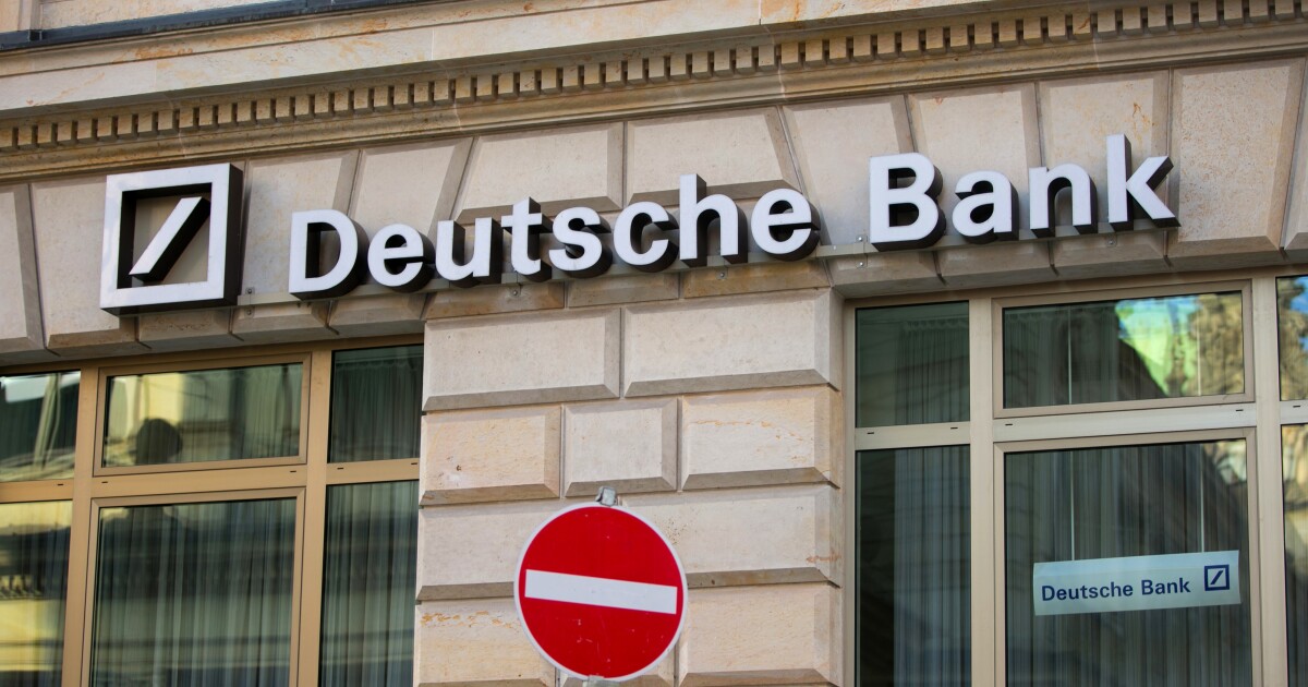 Deutsche Bank may eventually allow NYC staff to move elsewhere - NewsOpener Deutsche Bank may eventually allow NYC staff to move elsewhere