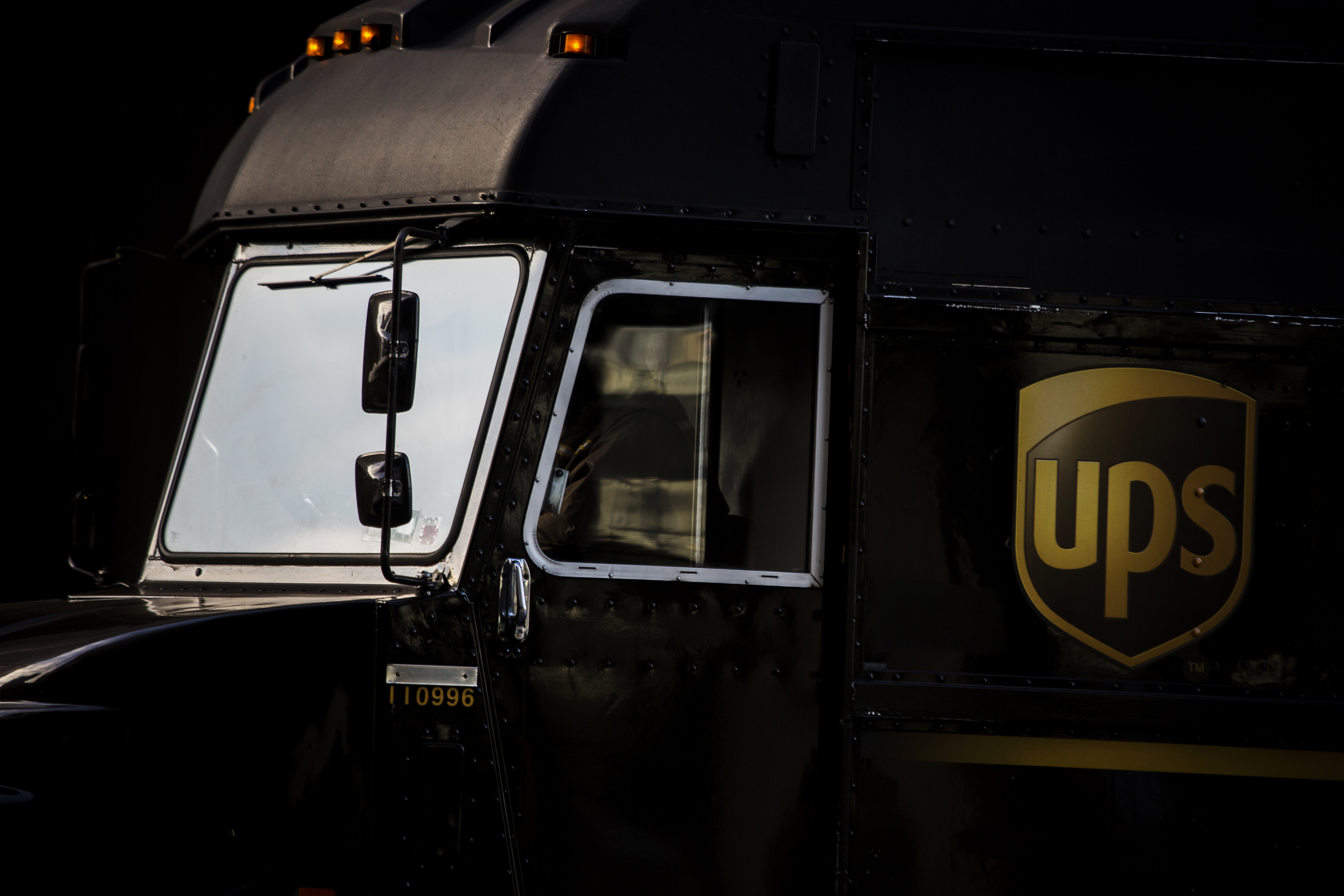 Ups Pickup Center - iwjxqi2