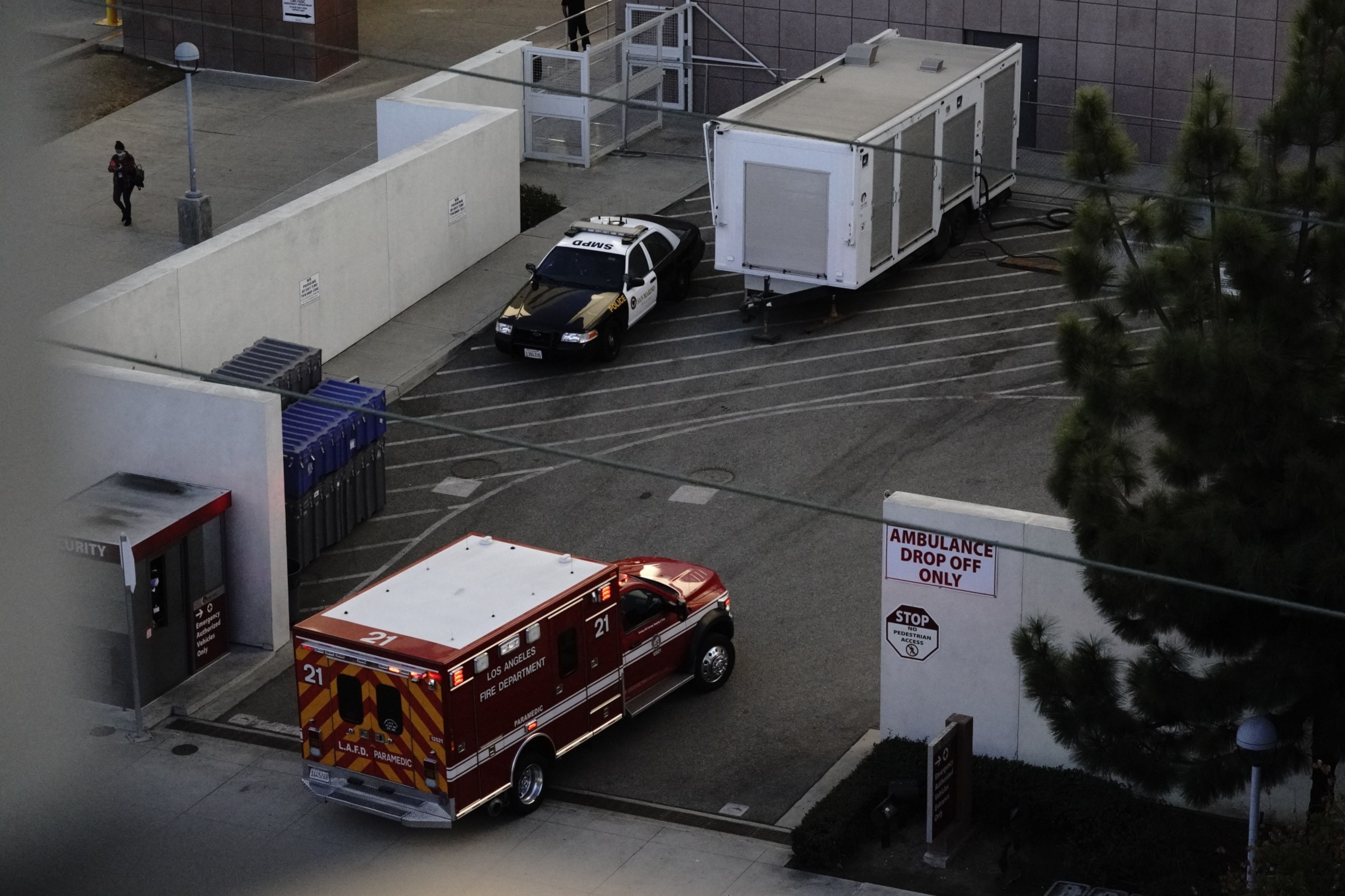 Los Angeles firefighters agree to freeze on salary increases | Bond Buyer