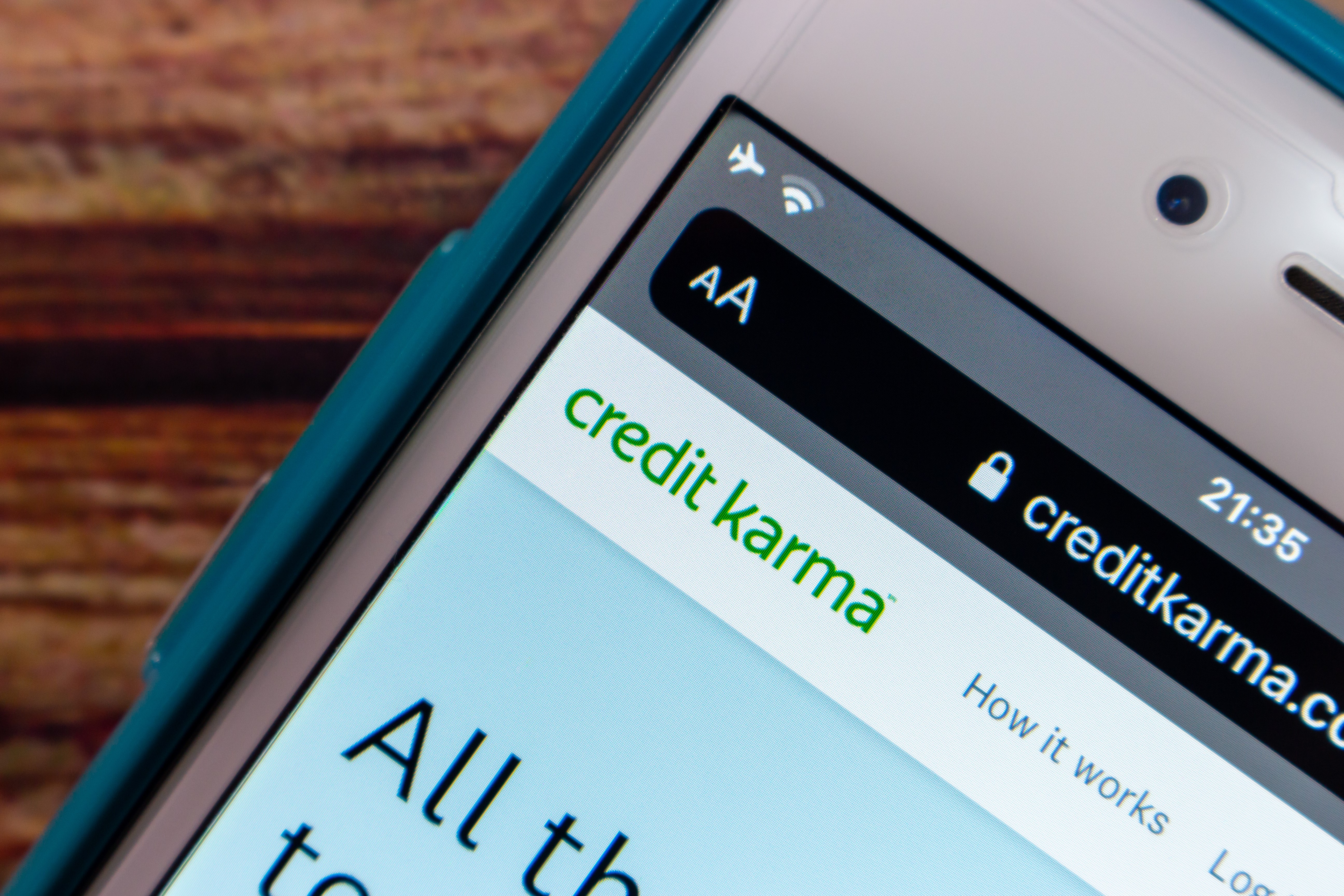 Credit Karma embeds generative AI in overhauled app | American Banker