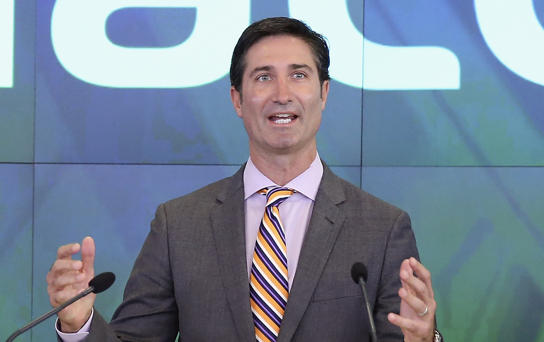 Starbucks new CEO faces plenty of payments challenges