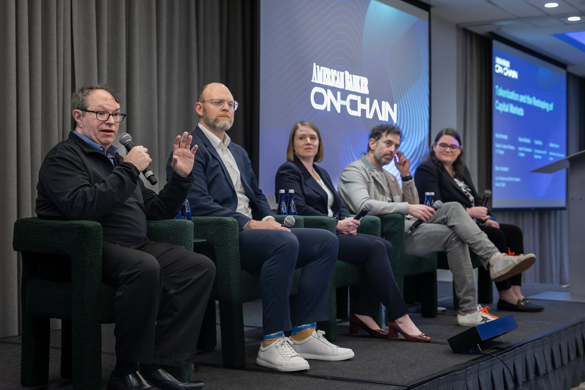 Özel veya Kamu Blok Zinciri? Bankalar Her İkisine de Evet Diyor