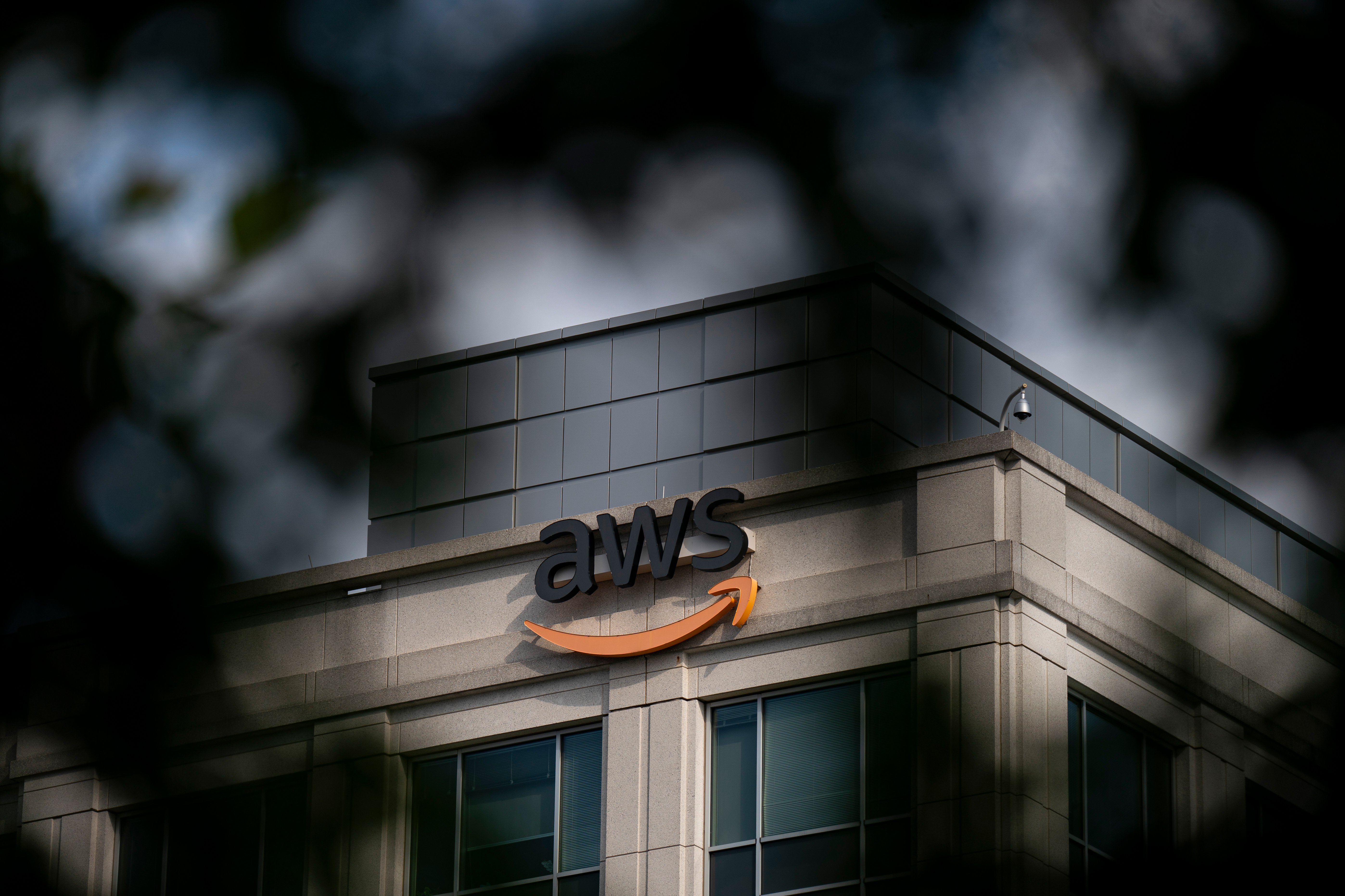 Navy Federal, Truist, Chime among victims of AWS outage | American Banker