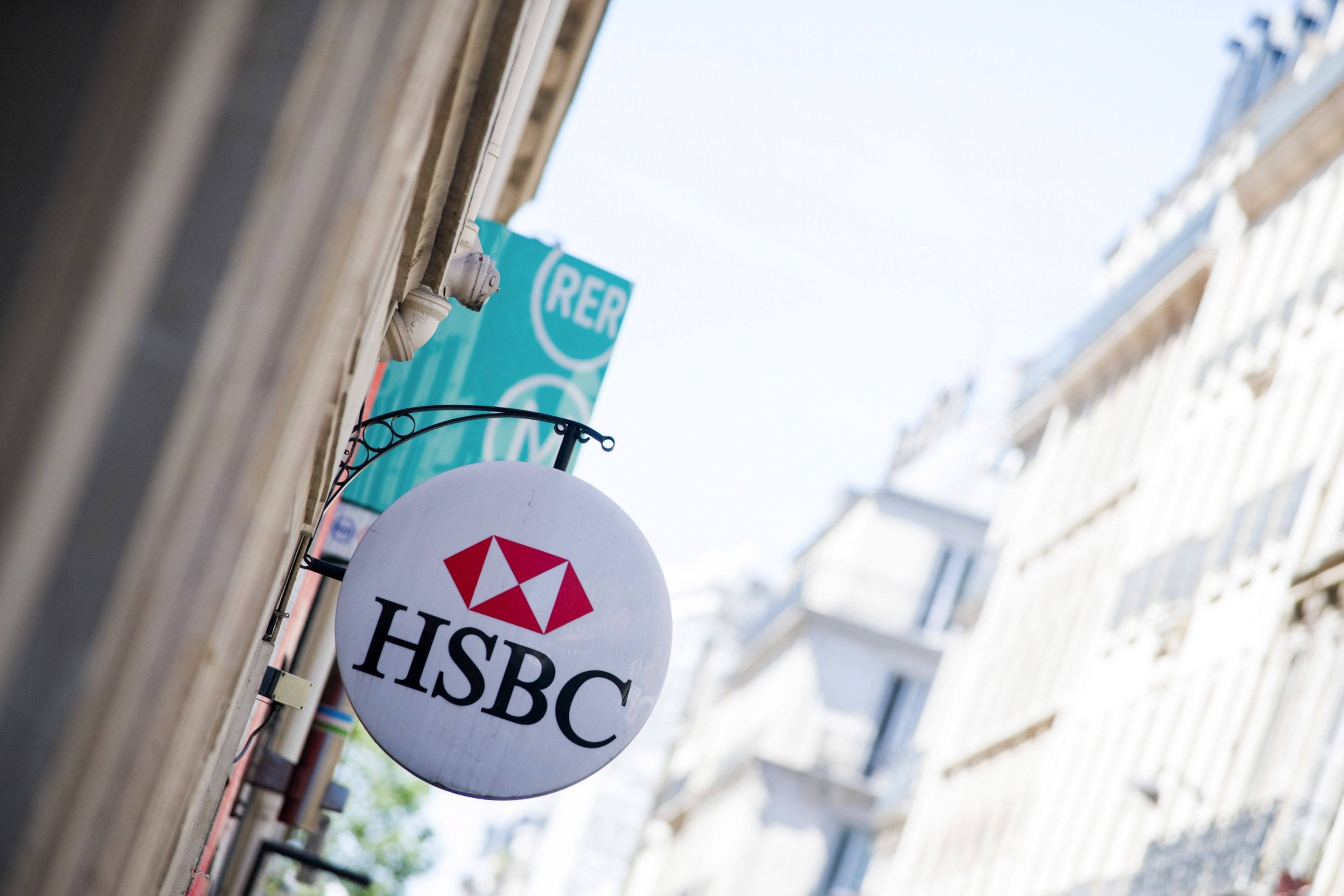 HSBC launches B2B wallet for storing, using foreign currency |  PaymentsSource | American Banker