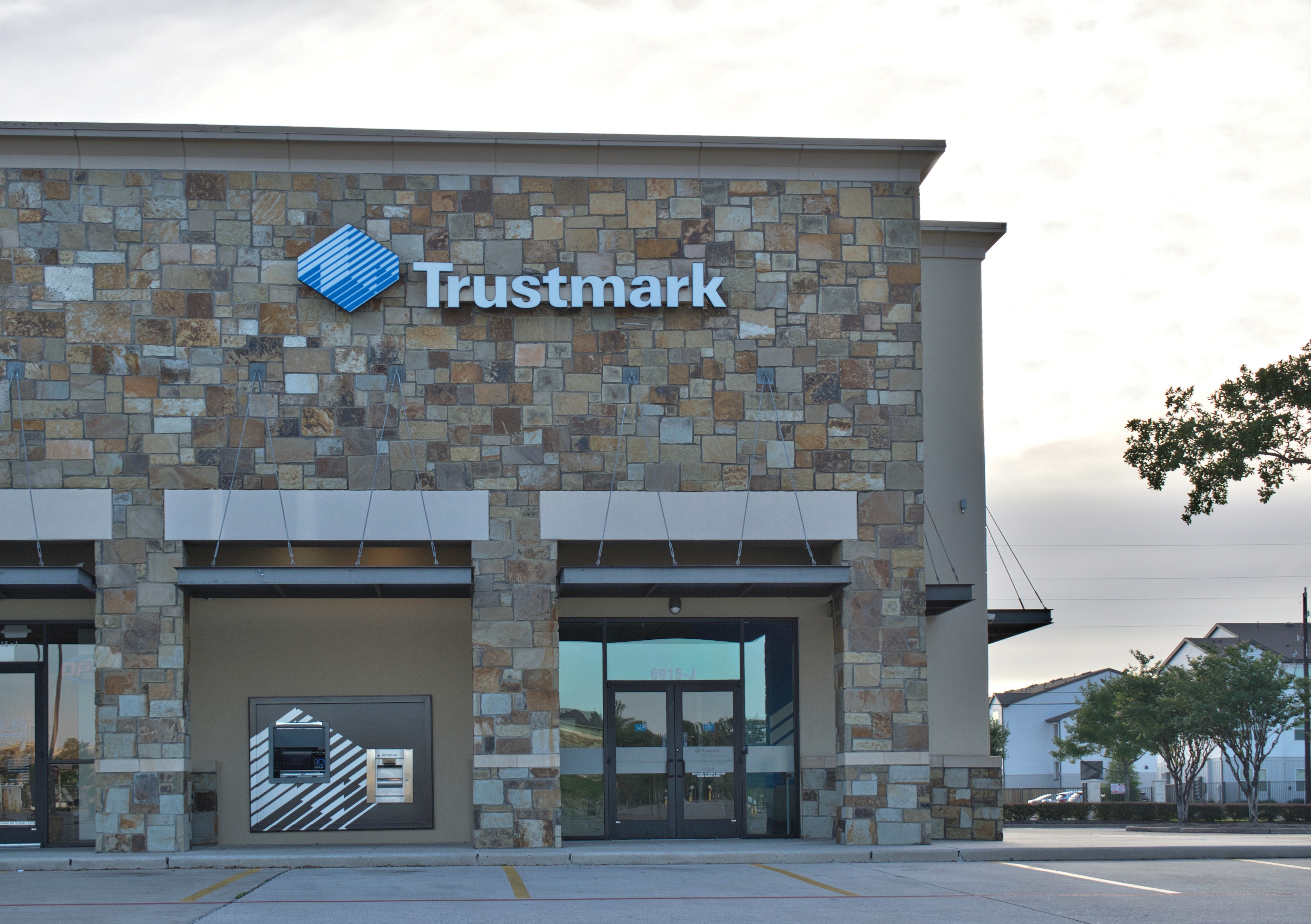 Trustmark promotes exec, setting him up as potential next CEO