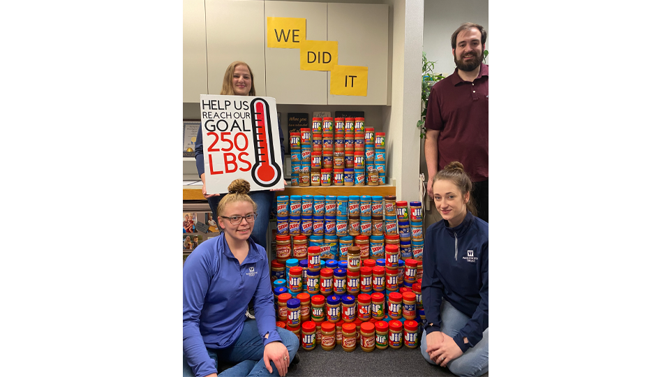 Best Banks to Work For 2022 pictures/37_The-Washington-Trust-Company-vertical.png