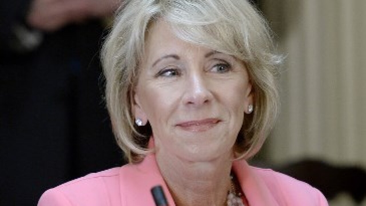 devos-bloomberg-365.jpg