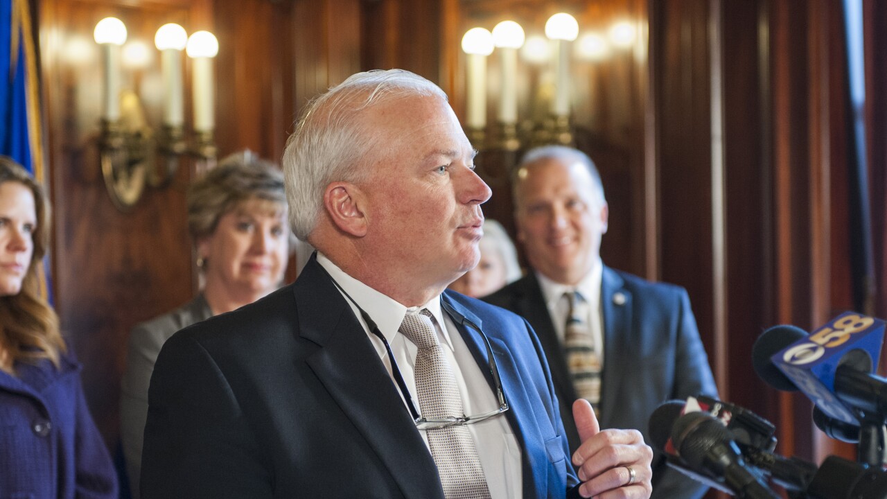 fitzgerald-scott-wisc-20170403