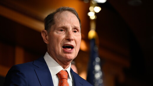 A picture of Oregon Senator Ron Wyden.