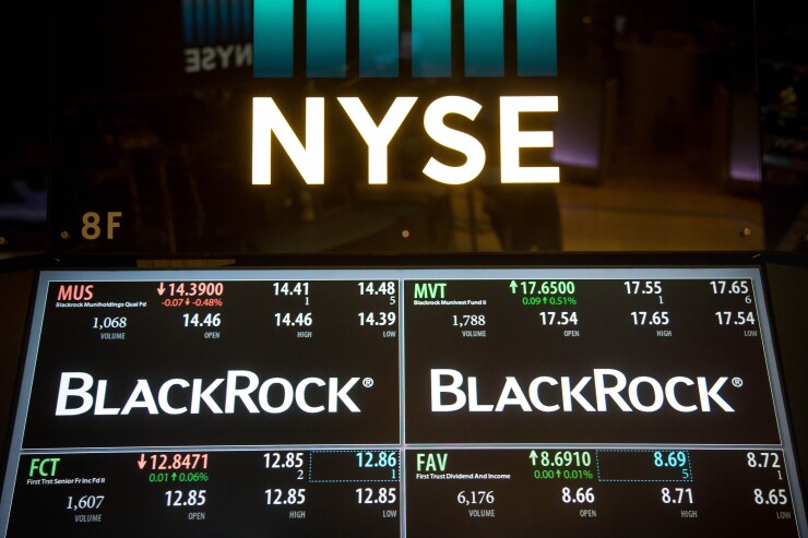 blackrock-nyse-symbol-trading-floor-bloomberg