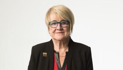 mpwib21-lauralee-stewart-cardshowcrop