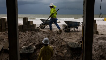 Ravaged Florida Town Becomes a Magnet for Risk-Taking Homebuyers