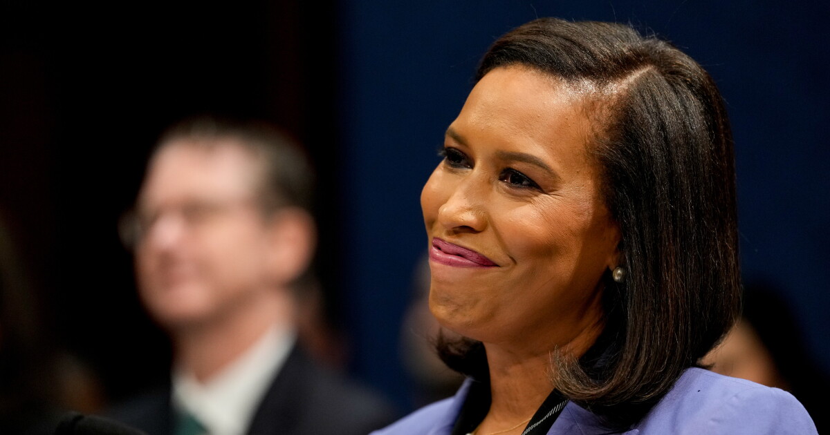 D.C. mayor signs pathways bill