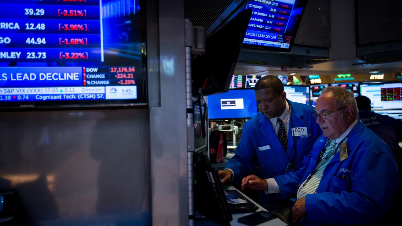 OWS0627.TradersDecliningMarkets