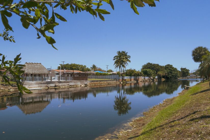 Booming U.S. Recovery Is Leaving Some Communities Completely Behind