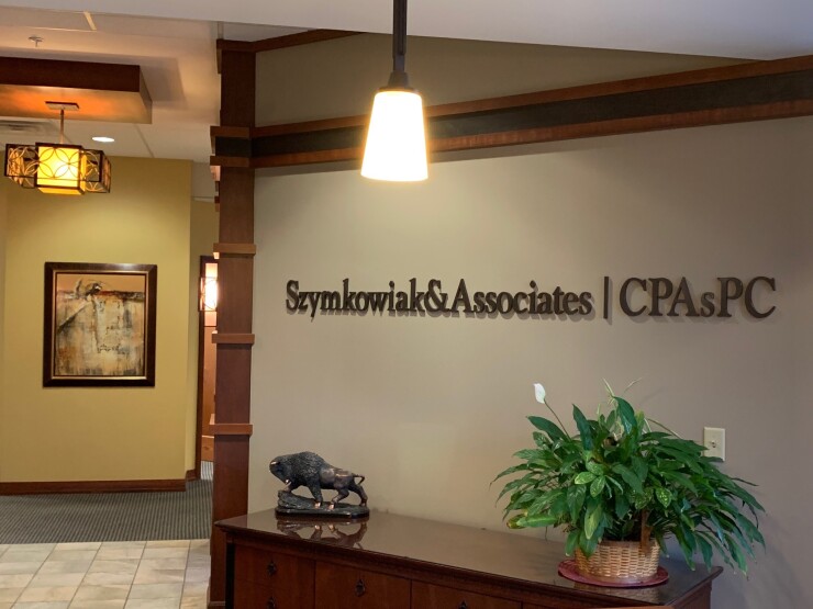 szymkowiak-associates-lobby.jpg