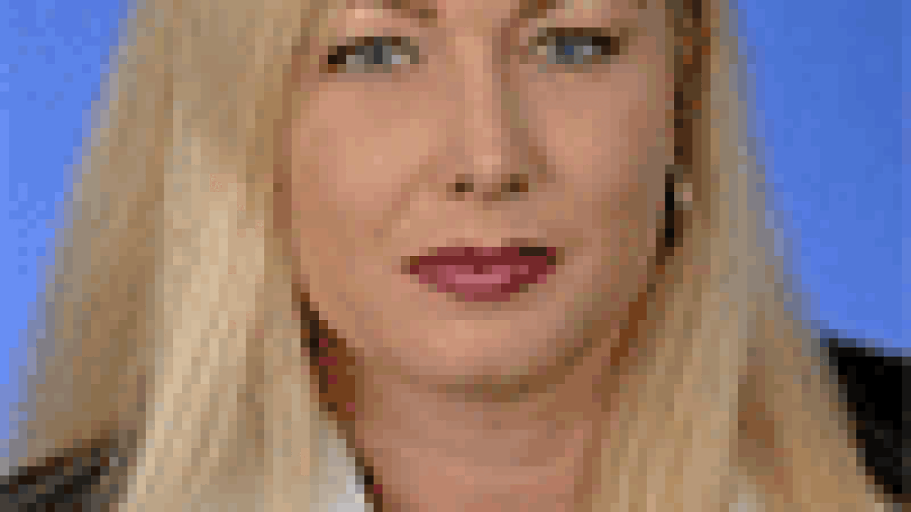 christine-paris-100.gif