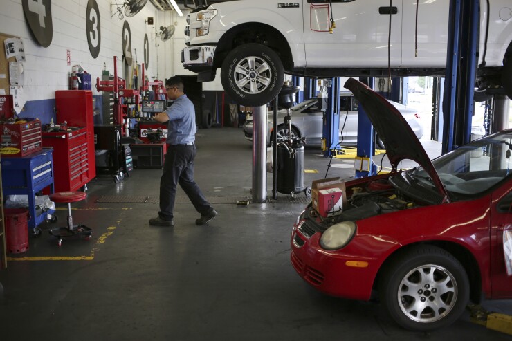 CarRepair-bloomberg.jpg