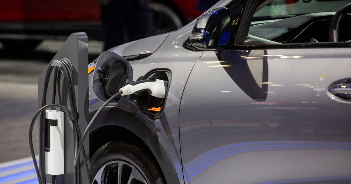 California pledges EV buyer rebate if Trump kills ,500 credit California pledges EV buyer rebate if Trump kills ,500 credit