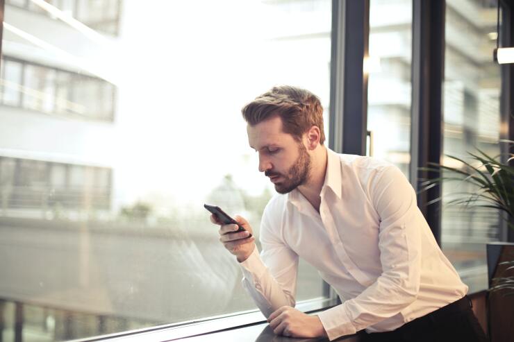 employeeonphone