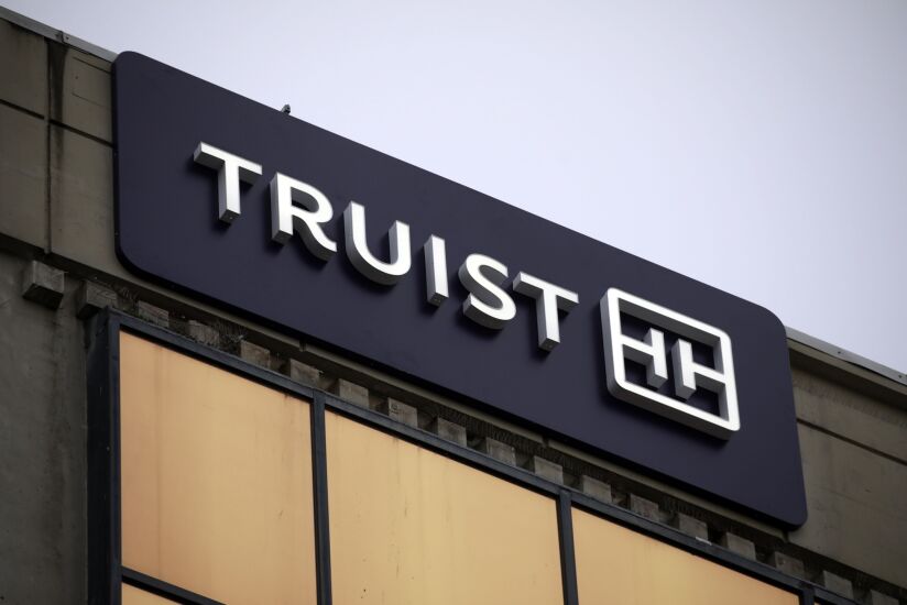 Truist Financial 4Q Adjusted EPS Beats Estimates