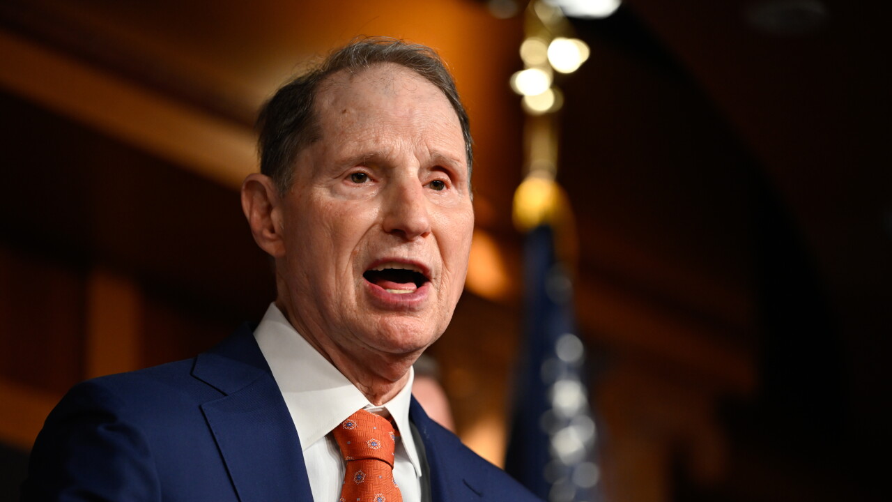 A picture of Oregon Senator Ron Wyden.