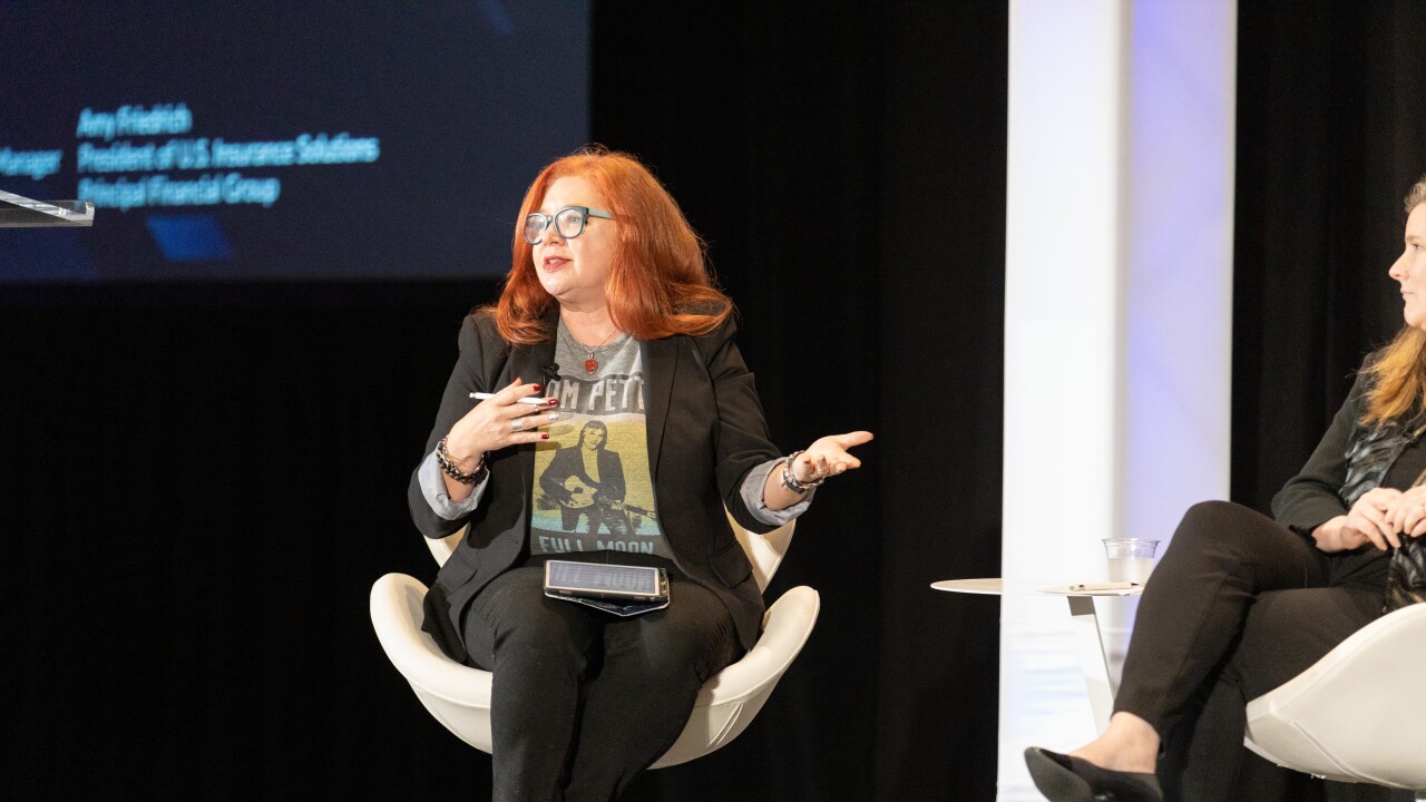 di-jen-overhulse-moderating-0309222