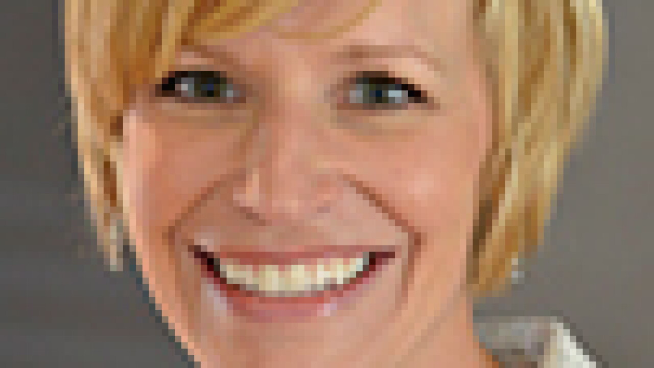julielangenkampnew100x133.jpg