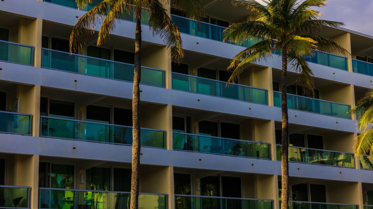 Palm Beach Old Guard Revolts Over First New Luxury Condos In Decades