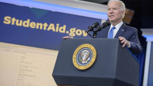 BIDEN-STUDENT-LENDING-BLOOMBERG-2022