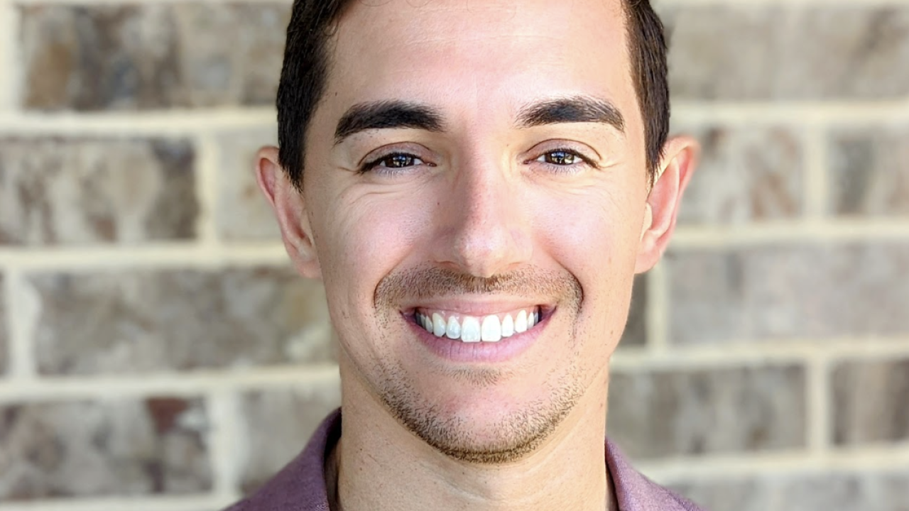 Headshot of Alex Valdes, Findevor co-founder.