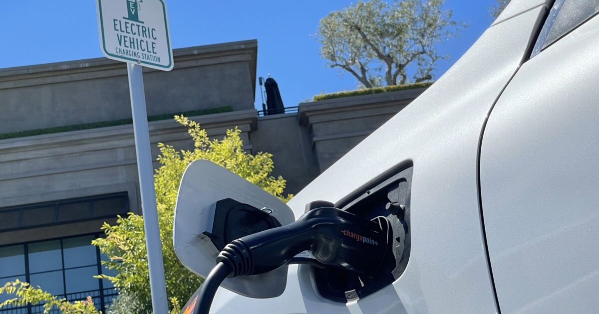 Tax credits struggle to boost sales of electric vehicles