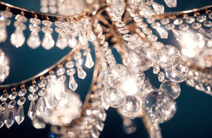10-chandelier-136378736-adobe.jpg