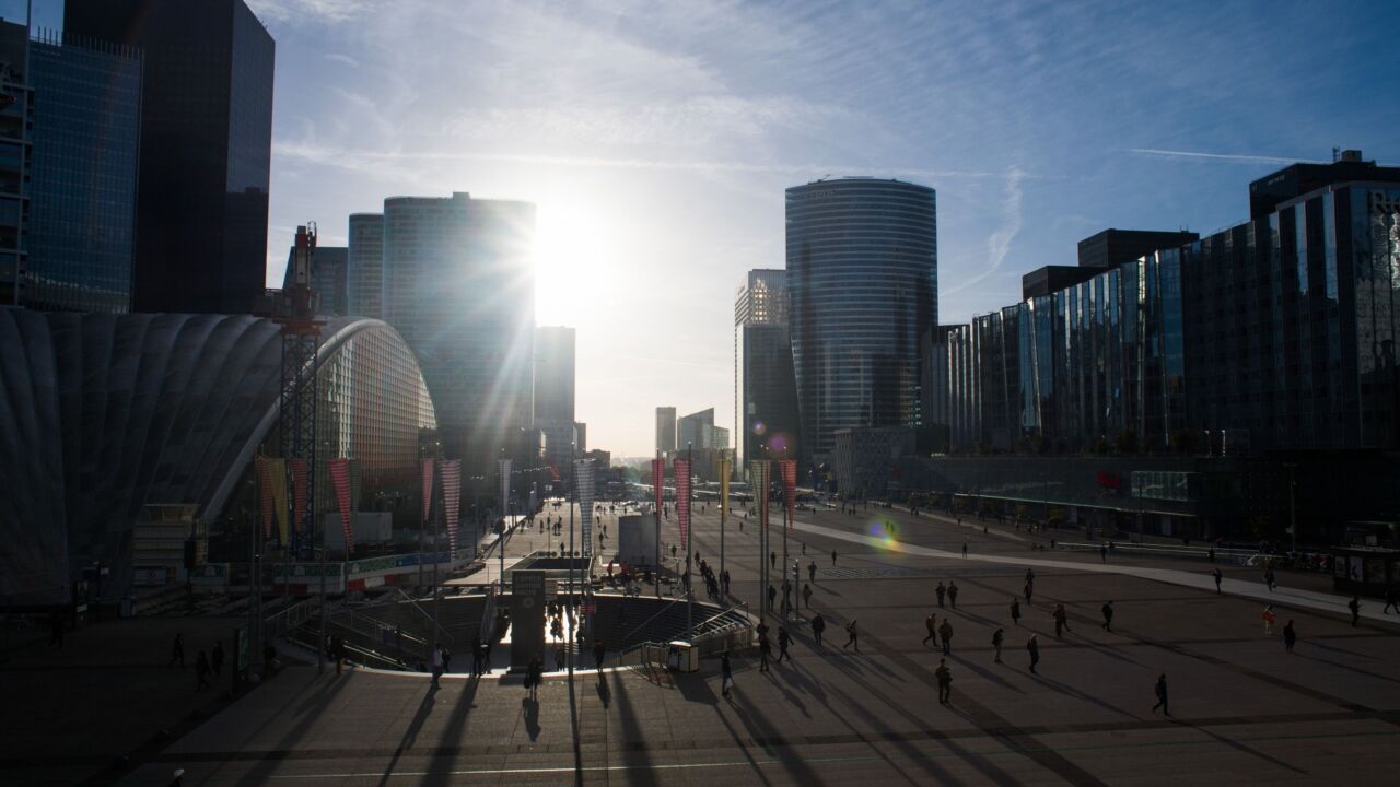 City Workers Return to Office in French Capital