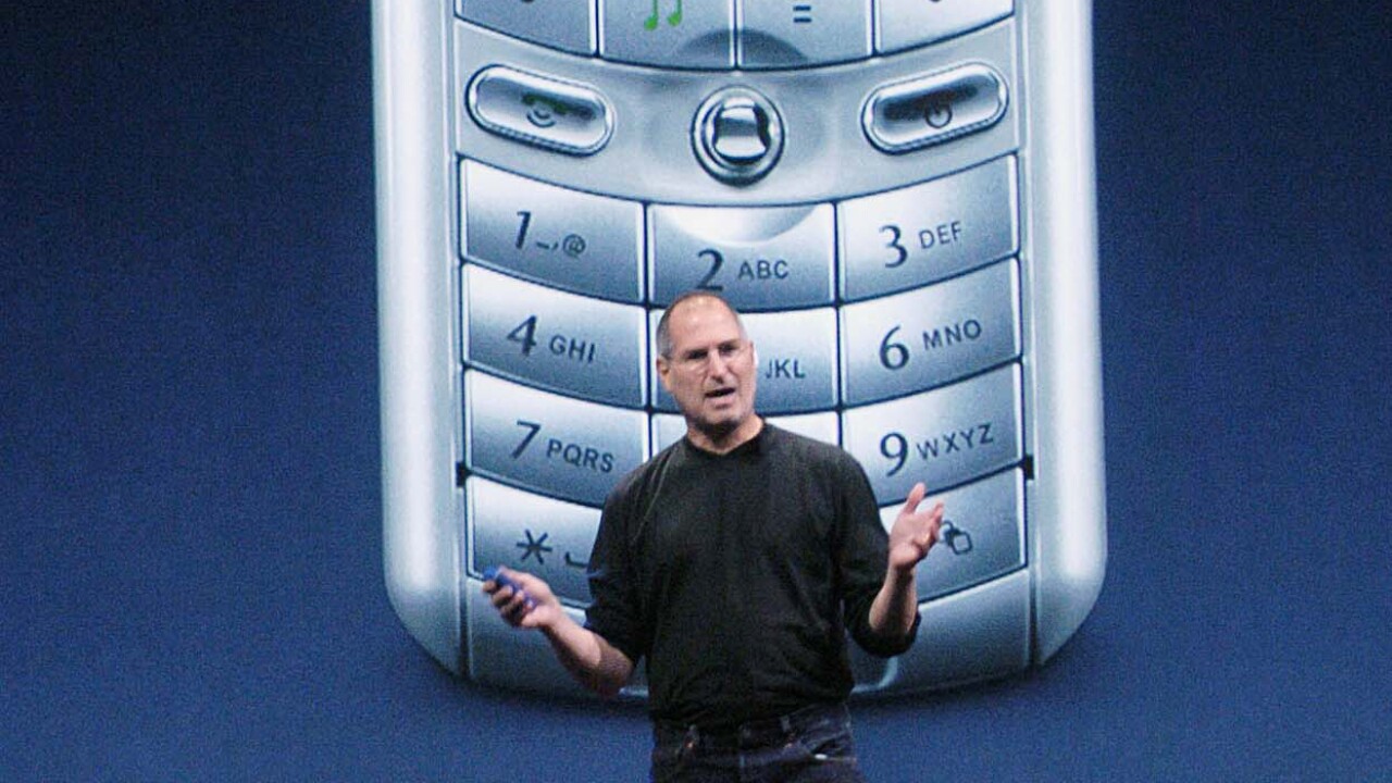 Steve Jobs, CEO of Apple, introduces the Motorola ROKR in 2005.