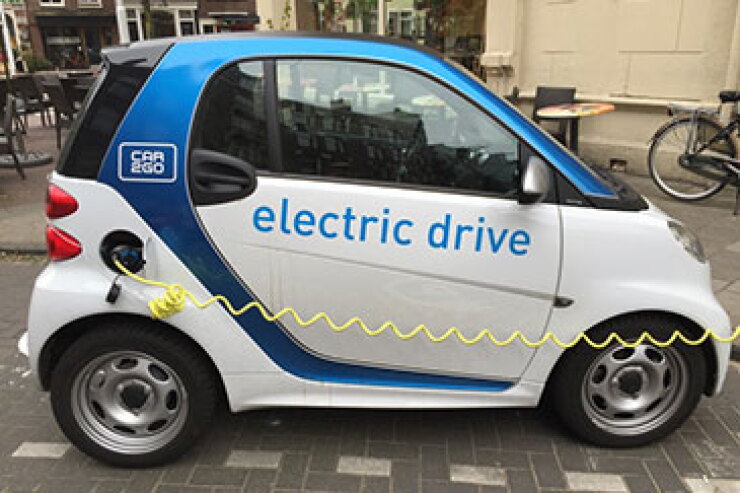 electric-smart-car-credit-cleantechnica-357.jpg