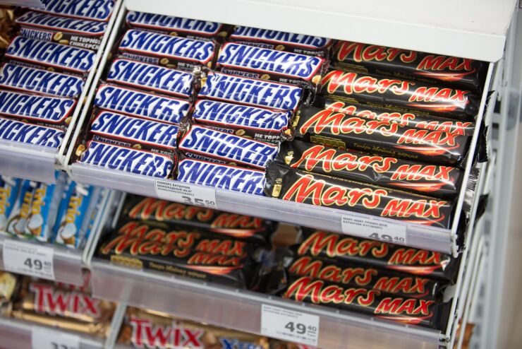 Snickers and Mars candy bars