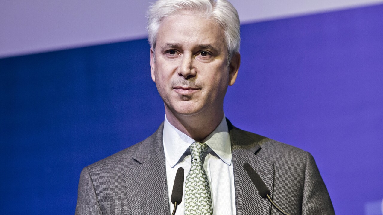 scharf-charles-visa-bl