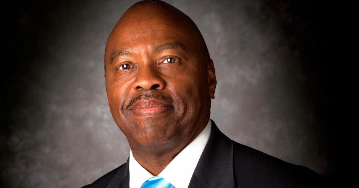 Chicago, Philly transit agencies boost minority contracting efforts Chicago, Philly transit agencies boost minority contracting efforts