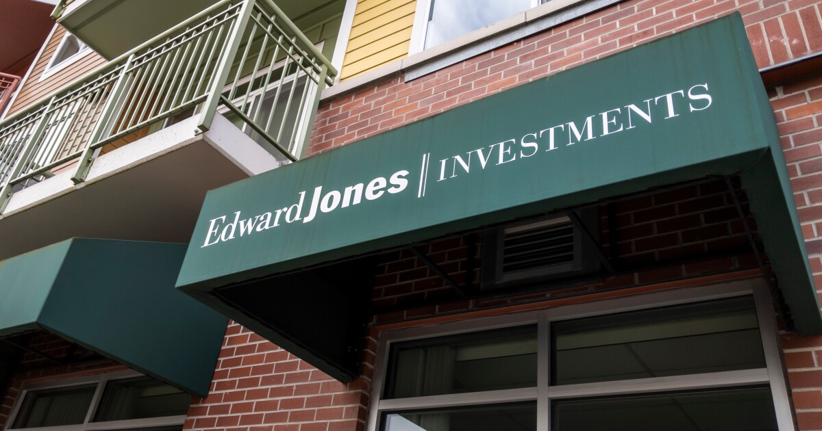Edward Jones gets green light to launch industrial bank Edward Jones gets green light to launch industrial bank