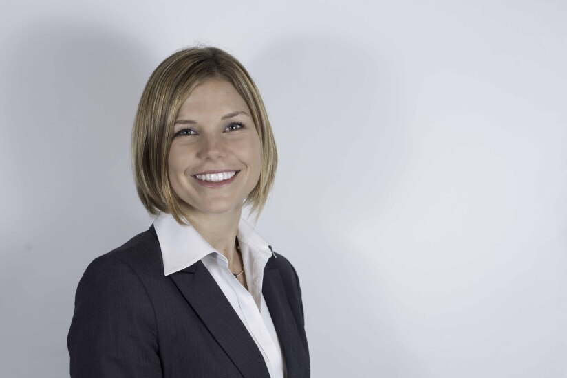 Dylana Hopler Ameriprise branch manager Glamour Shot