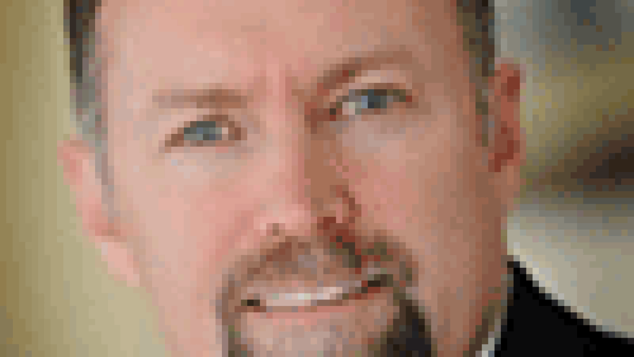 swan100x133.gif
