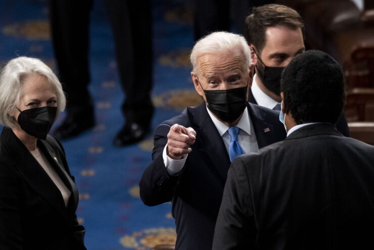 biden-mask-pointing.jpg