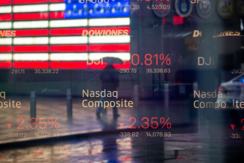 Meta, PayPal Blindside Bullish Analysts Who Saw Only More Growth-stock-tickers-Bloomberg-0419022