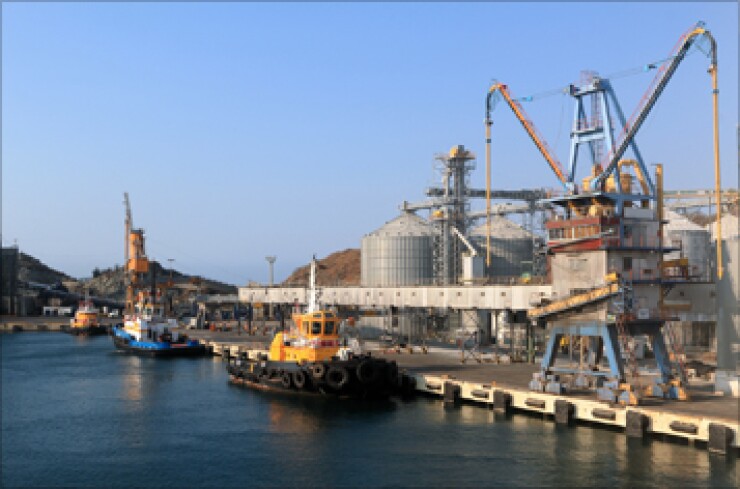 cargo-port-fotolia-357.jpg